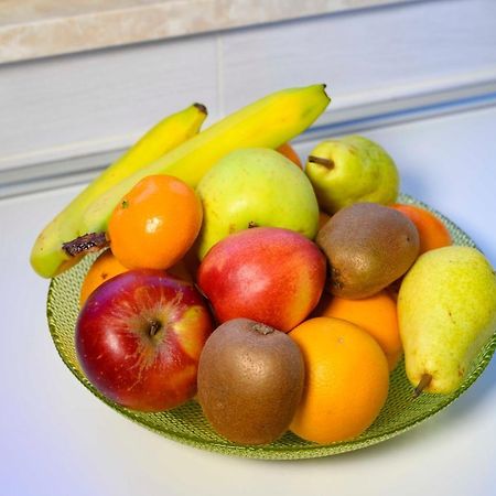 Intero Appartamento Con Giardino E Colazione Dario Parma Exteriör bild