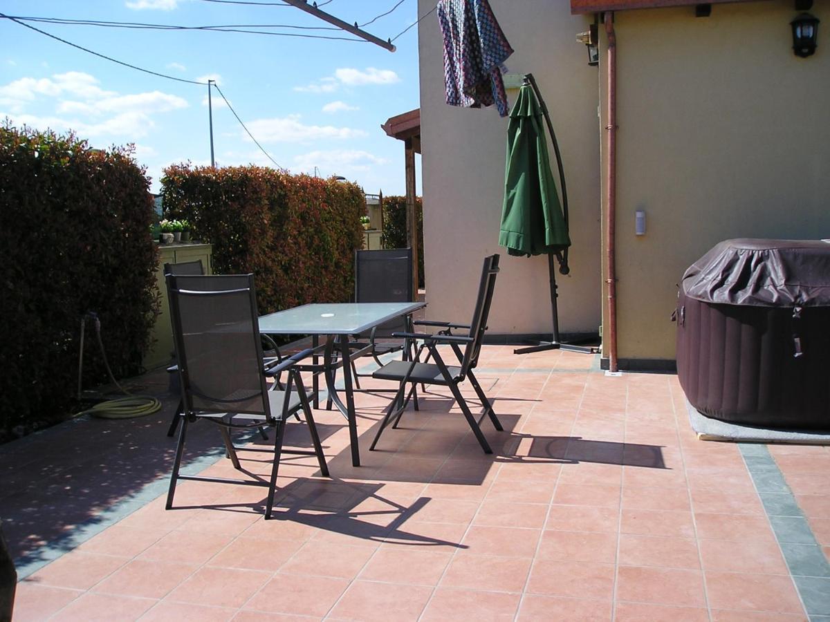 Intero Appartamento Con Giardino E Colazione Dario Parma Exteriör bild
