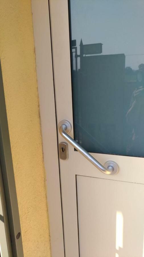 Intero Appartamento Con Giardino E Colazione Dario Parma Exteriör bild